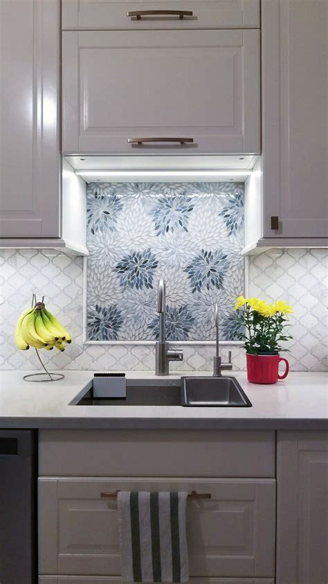In an eclectic or glam style kitchen, installing mirrored backsplash in the whole kitchen will add the illusion of space and create an exclusive feature that sets your kitchen apart from others. Backsplash Over Sink | Backsplash