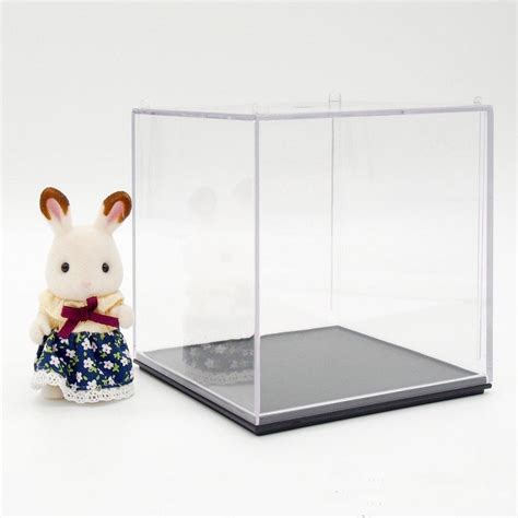 Factory Price Wholesale Custom Acrylic Doll Display Cases