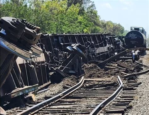 Another Train Derails In Florida Carrying 30000 Gallons Of Propane So