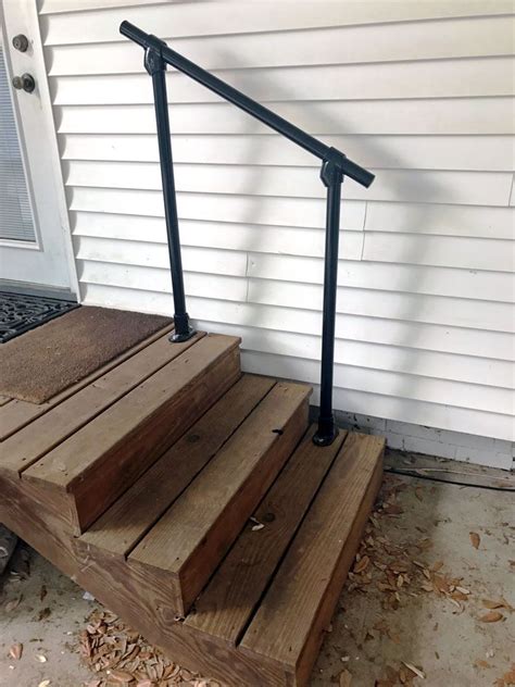 21 Deck Railing Ideas And Examples For Your Home Step Railing Outdoor