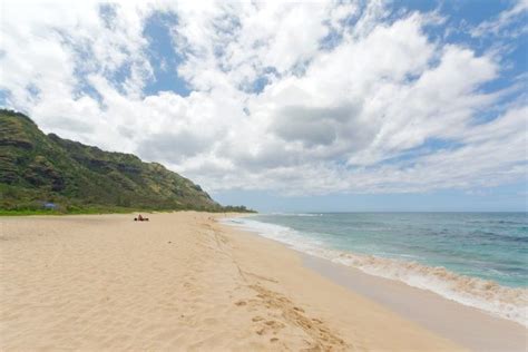 15 Theres No Better Secluded Beach Than Mokuleia Hawaii Beaches