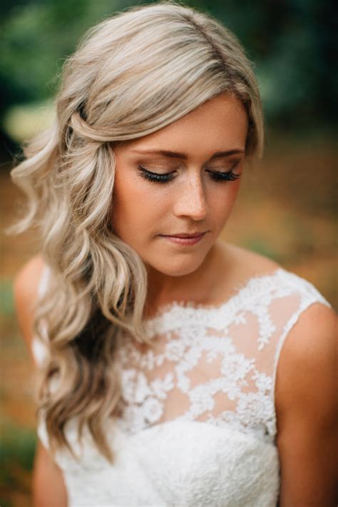 A classic style is always the best. Most Outstanding Simple Wedding Hairstyles - The WoW Style