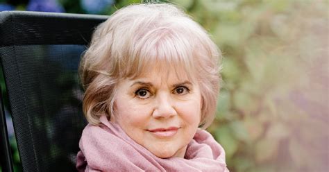 Linda Ronstadt Retired From Singing Is Still A Glorious Voice The