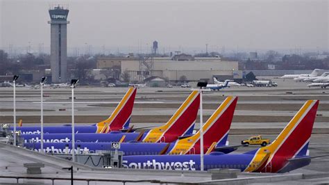Southwest Airlines Briefly Halts Takeoff Of Flights The New York Times