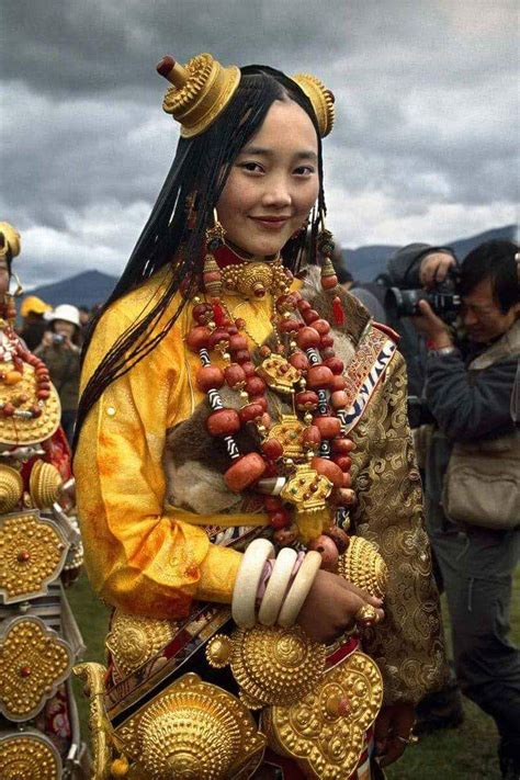 tibet traditional costume and jewellery photo by massimo ceccarelli 2011