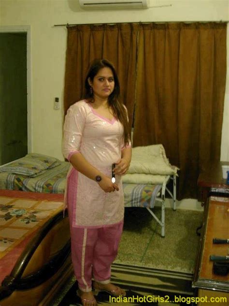 Hot Desi Online Dating Indian Bhabhi In Her Bangalore House Indian