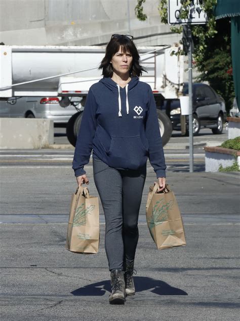 Neve Campbell Shopping At Whole Foods In La Celebmafia