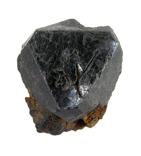 Pin By Lars Vaahlmar On Treasures Black Crystals Rocks And Minerals
