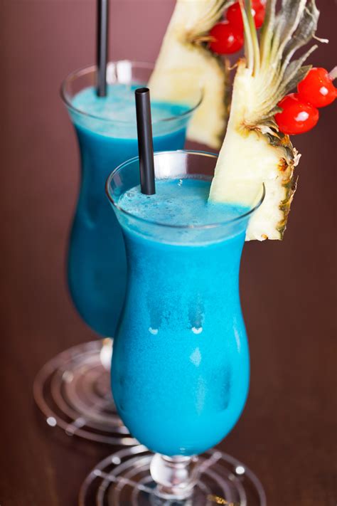 3 Hawaiian Tropical Drinks You Have To Try Atlantis Seafood And Steak