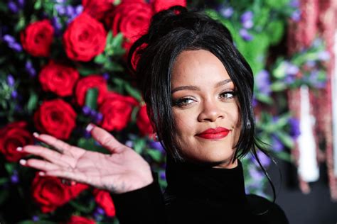 Rihanna Uitgeroepen Tot Nationale Held Van Barbados Foto Tubantianl
