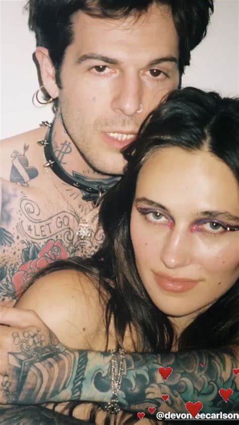 couples vibe cute couples rip to my youth the neighbourhood devon carlson grunge couple