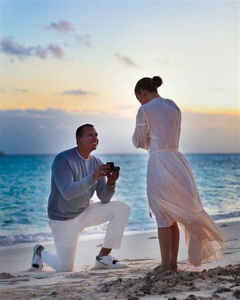Jennifer Lopezs Romantic Seaside Proposal In The Bahamas Jennifer