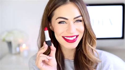 How To Apply Lipstick Perfectly Youtube