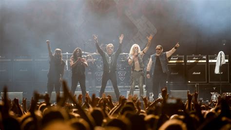 Twisted Sister Members Reunite For Metal Hall Of Fame Induction Abc Audio Digital Syndication