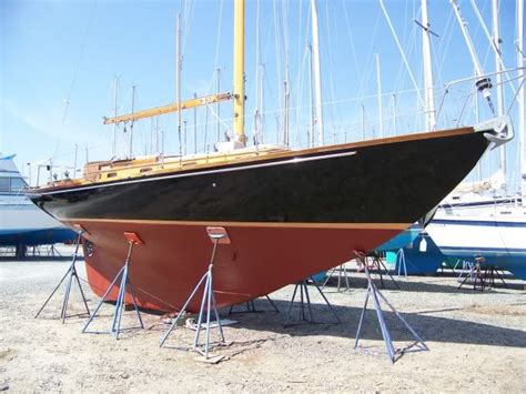 Polyurethane Topsides Paint On A Wooden Boat Saved For Color Scheme