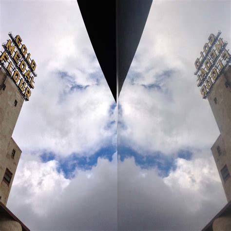 How To Find And Create Amazing Symmetry In Your Iphone Photography