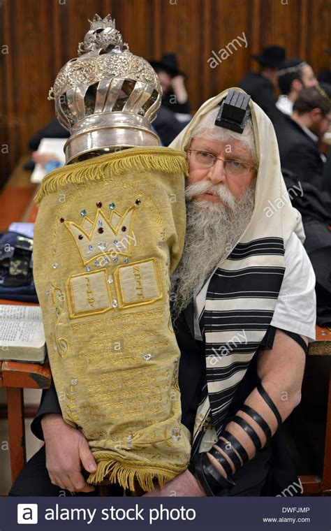 Torah Crown Hi Res Stock Photography And Images Alamy