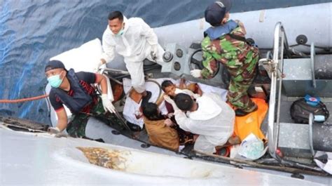 Awalnya Dilaporkan Jumlah Penumpang Kapal Tenggelam Di Selat Makassar