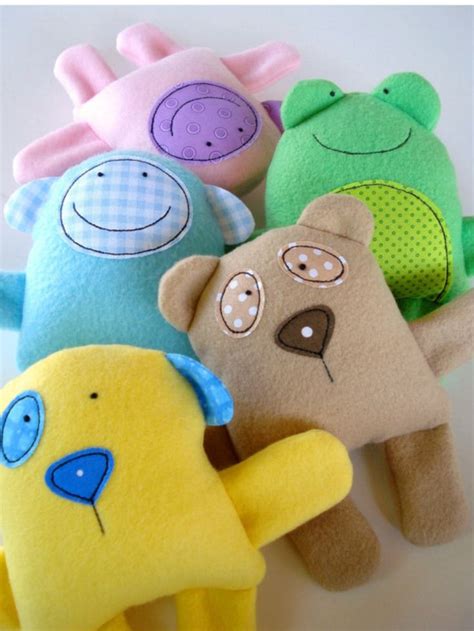 Simple Stuffed Fleece Toys Craft Show Ideas Sewing Toys Stuffed