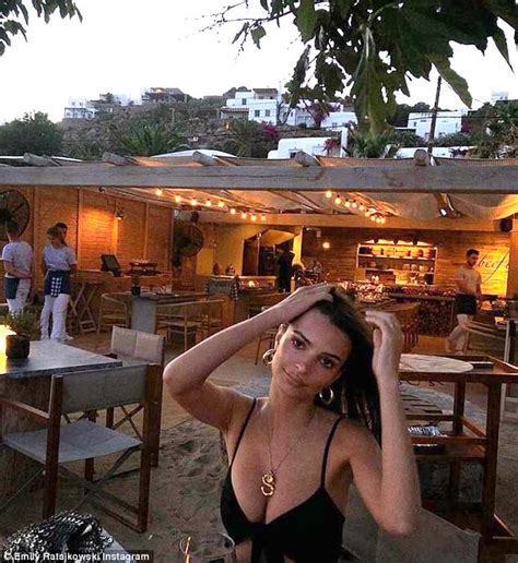 Emily Ratajkowski Pussy Slip At Mykonos Scandal Planet My Xxx Hot Girl