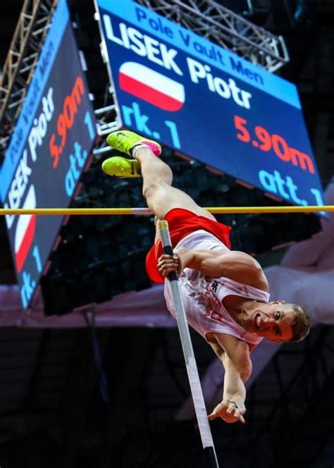 After breaking the national mark on his second try, obiena went for a height of 5.92 meters, but missed all three tries. Piotr Lisek takes gold in pole vault in Belgrade! - RunBlogRun