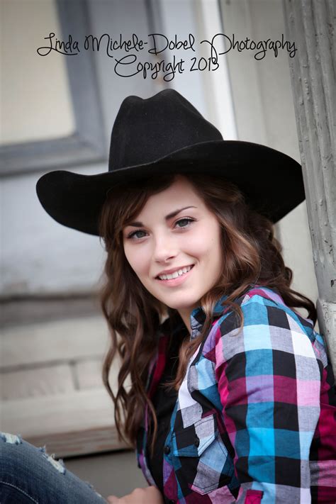 High School Senior Cowgirl Love Everything About This Photo Cant Wait Till I Graduate In 4