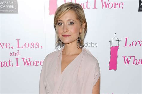 Smallvilles Allison Mack May Be Negotiating Plea To Cruel And Punitive Role In Sex
