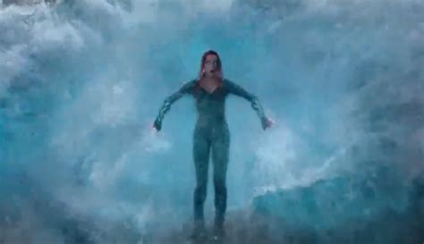 New Aquaman Still Shows Amber Heards Mera Posing With The Trenches