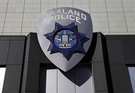 oakland police sex scandal fifth officer put on leave