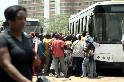 Transportes De Luanda Sem Dispositivos De Apoio A Passageiros Com DeficiÊncia Correio Da Manhã