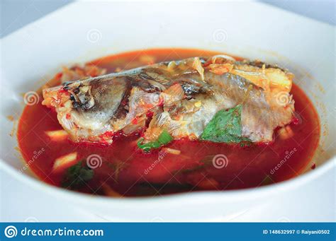 Mangut nila, masakan tradisional dari jawa tengah dengan kuah santan yang berbumbu. Pindang Patin Is Fish Soup With Sauce Traditional Food ...