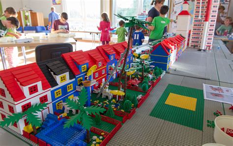 Wir starten heute mit dem bau von lisas haus! 30 Kinder bauen Lego-Stadt in Rinteln