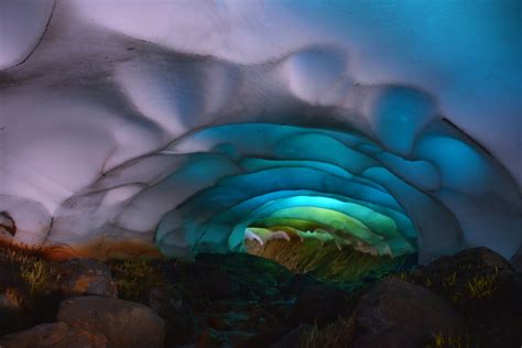 Photographer Captures Unbelievable Rainbow Ice Caves At Mt Rainier