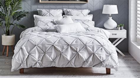 The design features elsa, anna, kristoff, sven and olaf on their epic journey, set against a dramatic. Cheap L'Avenue Eaves Quilt Cover Set | Harvey Norman AU