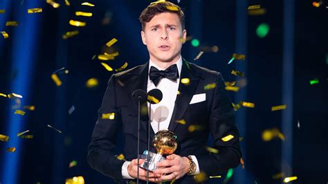 Victor lindelof was pictured arriving at manchester united's aon training complex on wednesday morning as jose. Guldbollen till Victor Nilsson Lindelöf: "Betyder väldigt ...