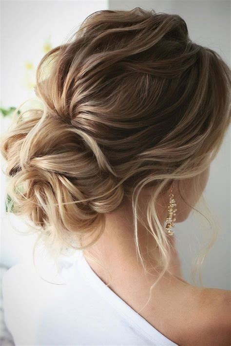 20 Easy And Perfect Updo Hairstyles For Weddings Ewi Wedding