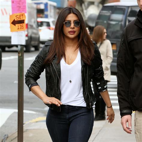 Priyanka Chopra Quantico Set In New York May 2017 Celebmafia