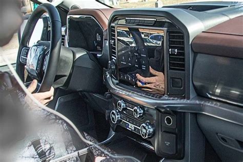 While the xlt model is a step up from the basic xl work truck, we prefer the additional luxuries on the lariat. RV.Net Open Roads Forum: Tow Vehicles: 2021 Ford F150 ...