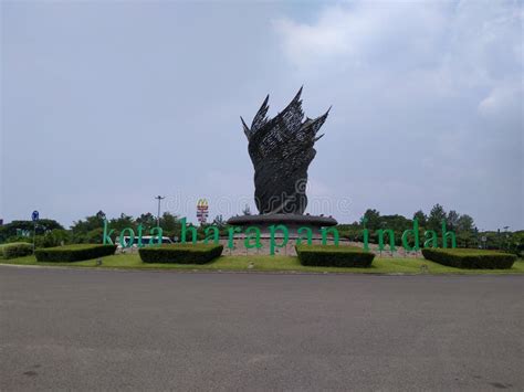 tugu harapan indah bekasi indonthe monument is located in the middle of the road which
