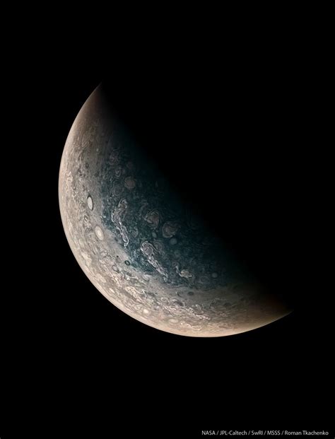Nasas Juno Probe Captures Stunning Photos Of Jupiter