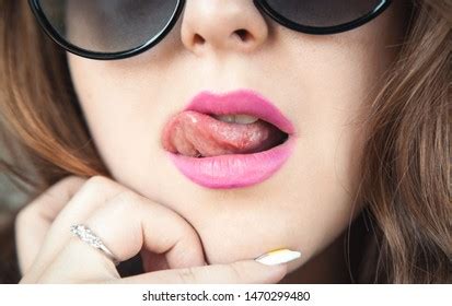 Sexy Lips Beautiful Woman Licks Herarkivfotografi Shutterstock