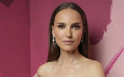 Natalie Portman On Filming Sex Scenes It S Never Comfortable