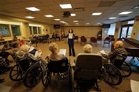 Lifting Their Voices And Spirits At A Bronx Nursing Home The New