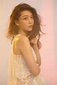 香港美女明星周麗淇寫真簡約不失性感，氣質不減當年！ - 每日頭條