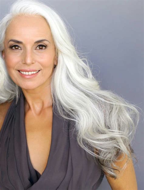 Stunning 61 Year Old Model Reveals Her Anti Ageing Secret Pixelated