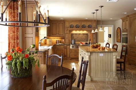 Are you choosing paint colors for your home? French country kitchen colors | Hawk Haven