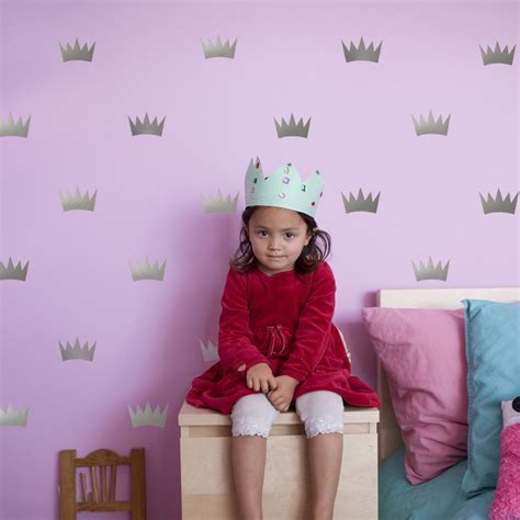 32 Silver Or Gold Metallic Princess Crown Vinyl Wall Decals