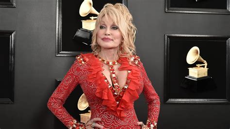 Dolly Parton Pens Love Letter to Santa | CMT