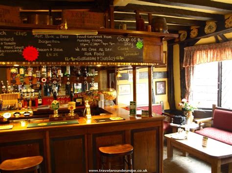 What to do in an english style bar? High Quality English Pub Decor | Pub interior, Pub decor ...