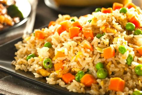 ¿cómo se cocina el arroz en una cocina de inducción? receta de arroz frito con camaron | CocinaDelirante